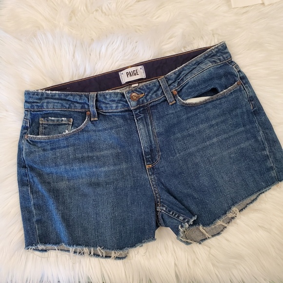 PAIGE Pants - 5/$25 Paige Annabelle Slim Shorts Size 30